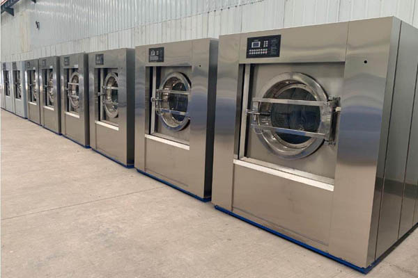 海鑫機電拼速度、高效率地完成7臺工業(yè)洗脫機的發(fā)貨任務(wù)